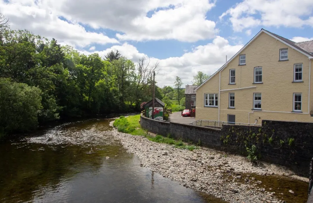 Riverbank Bed And Breakfast-1